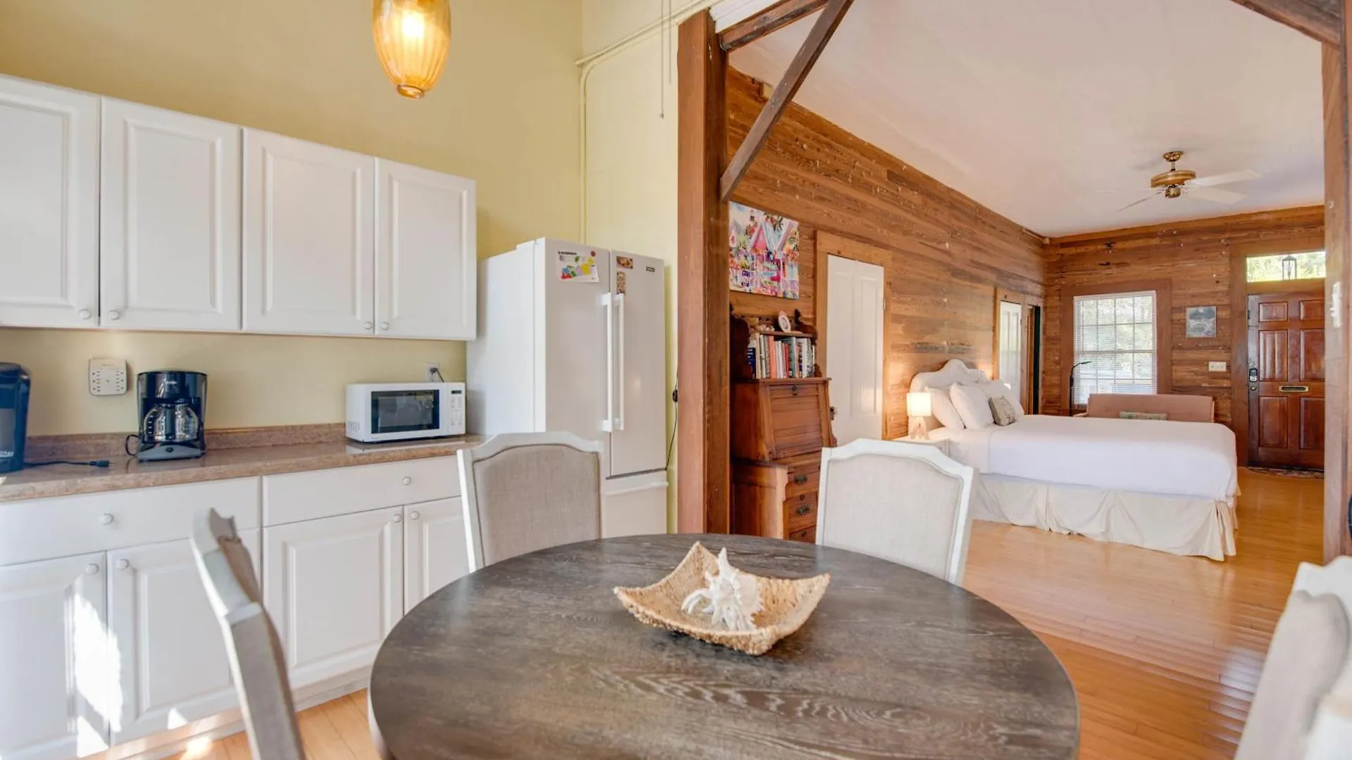 New Rose Retreat - Pool & Parking Villa Key West