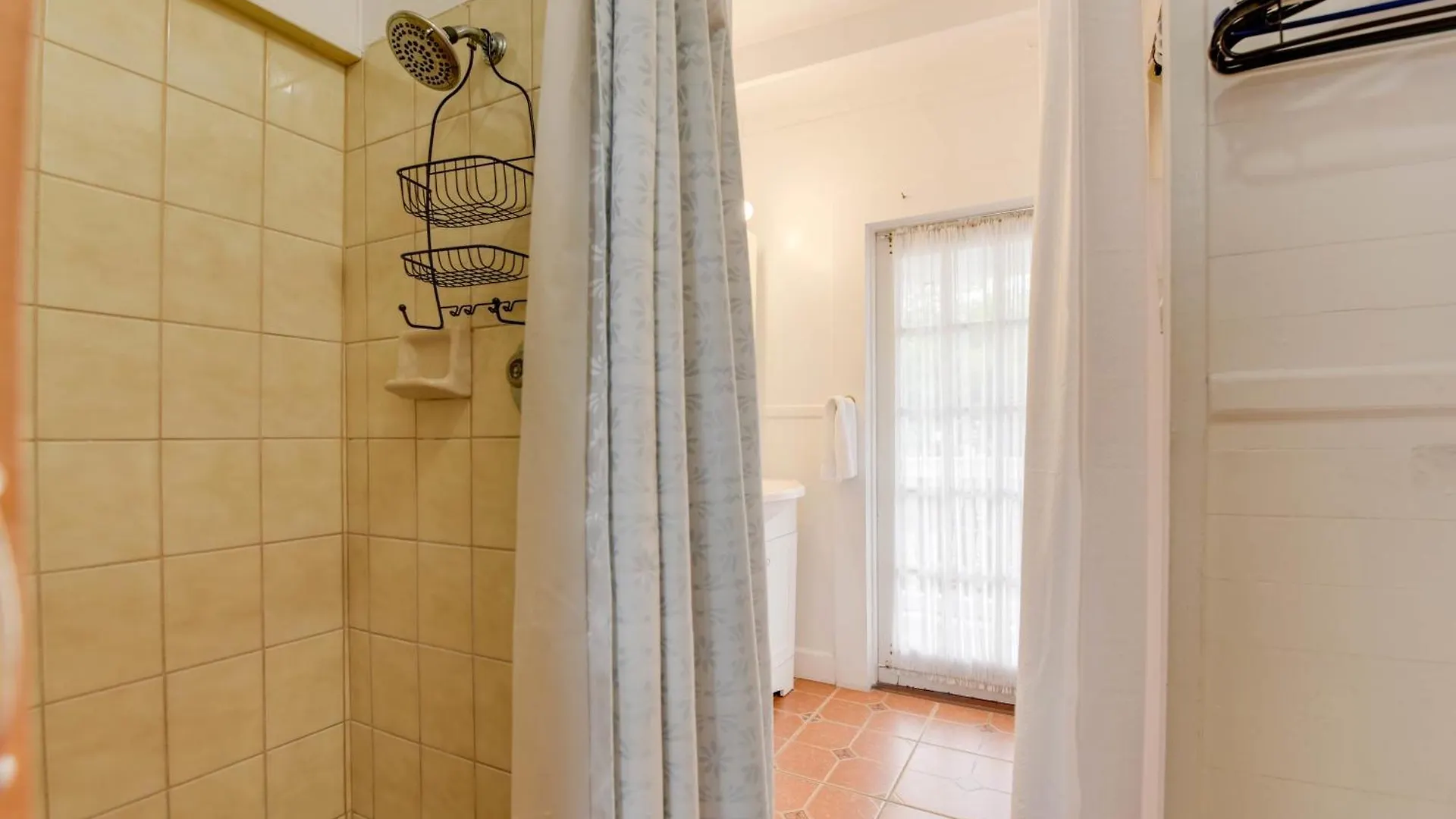 New Rose Retreat - Pool & Parking Villa Key West